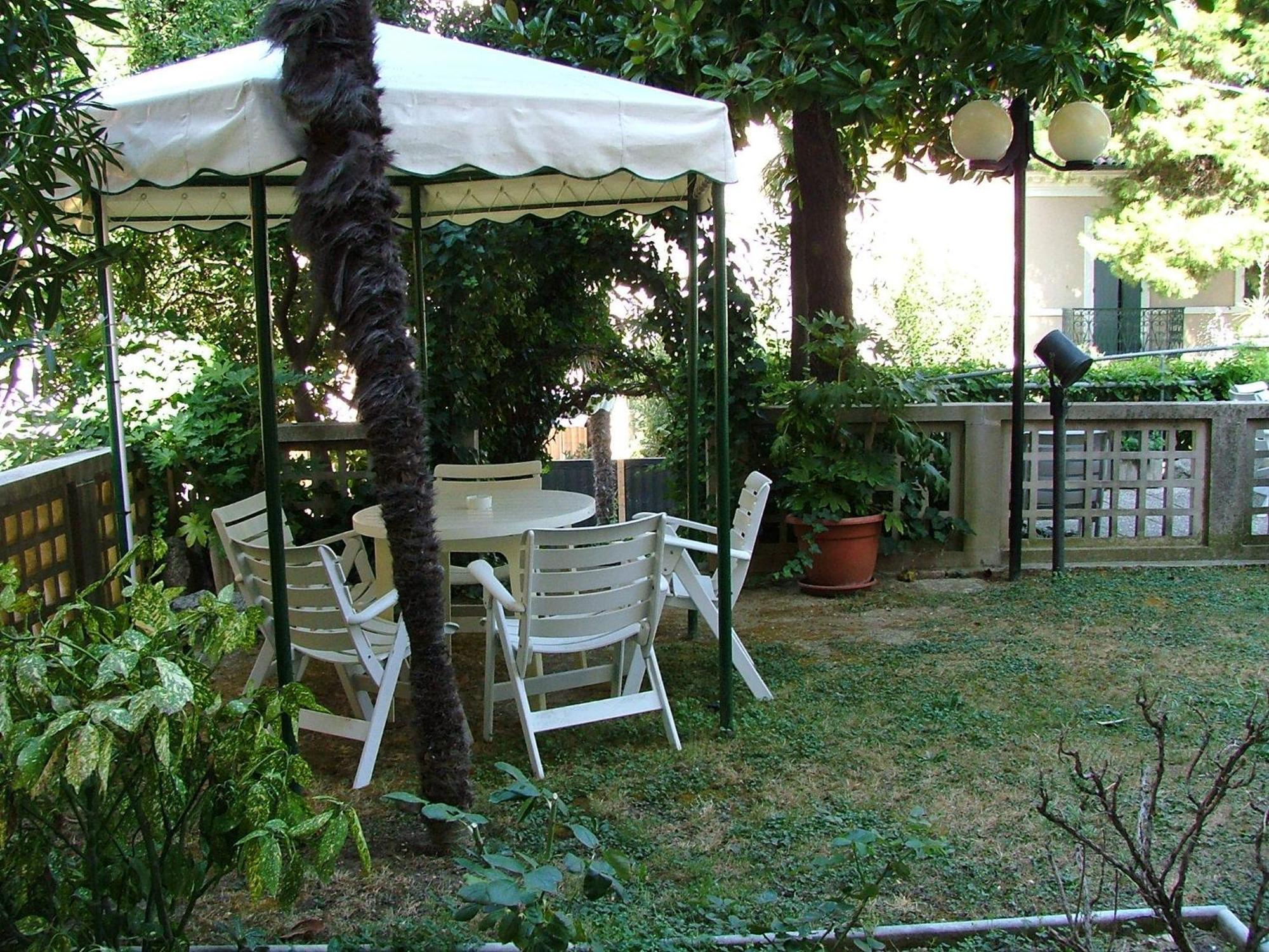 Hotel Torretta Cattolica Buitenkant foto